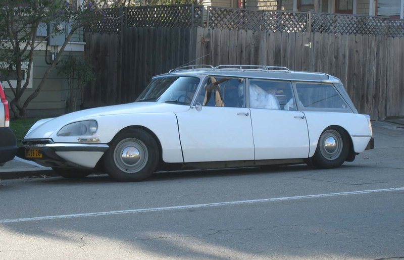 Illustration for article titled 1969 Citroƫn DS Station Wagon